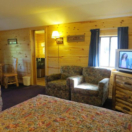 Econo Lodge Bayview Mackinaw City Esterno foto
