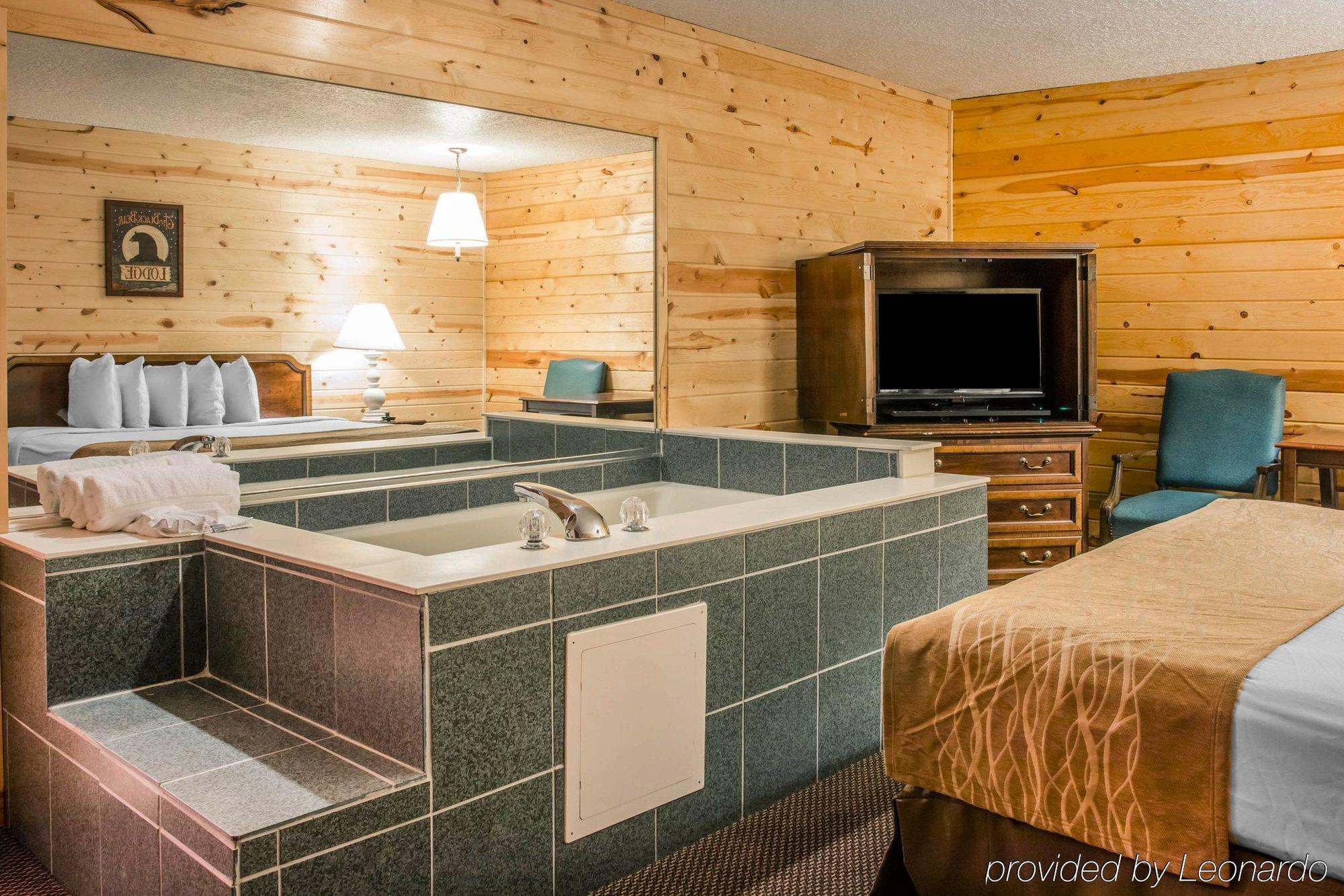 Econo Lodge Bayview Mackinaw City Esterno foto