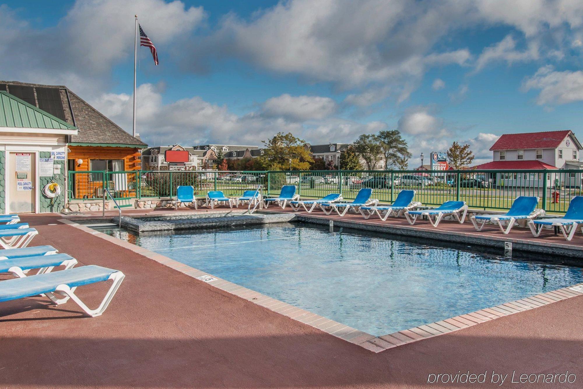 Econo Lodge Bayview Mackinaw City Esterno foto