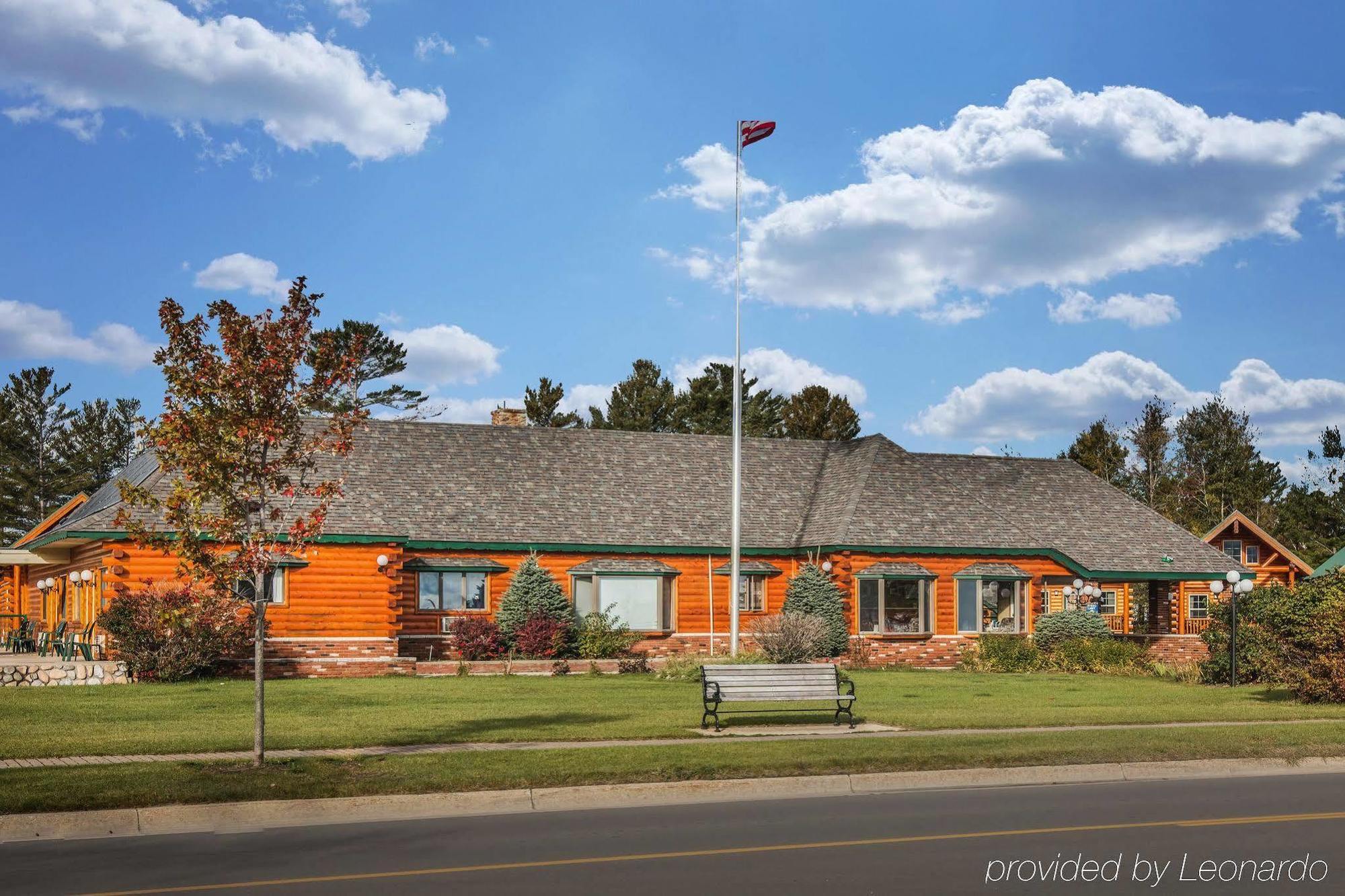 Econo Lodge Bayview Mackinaw City Esterno foto