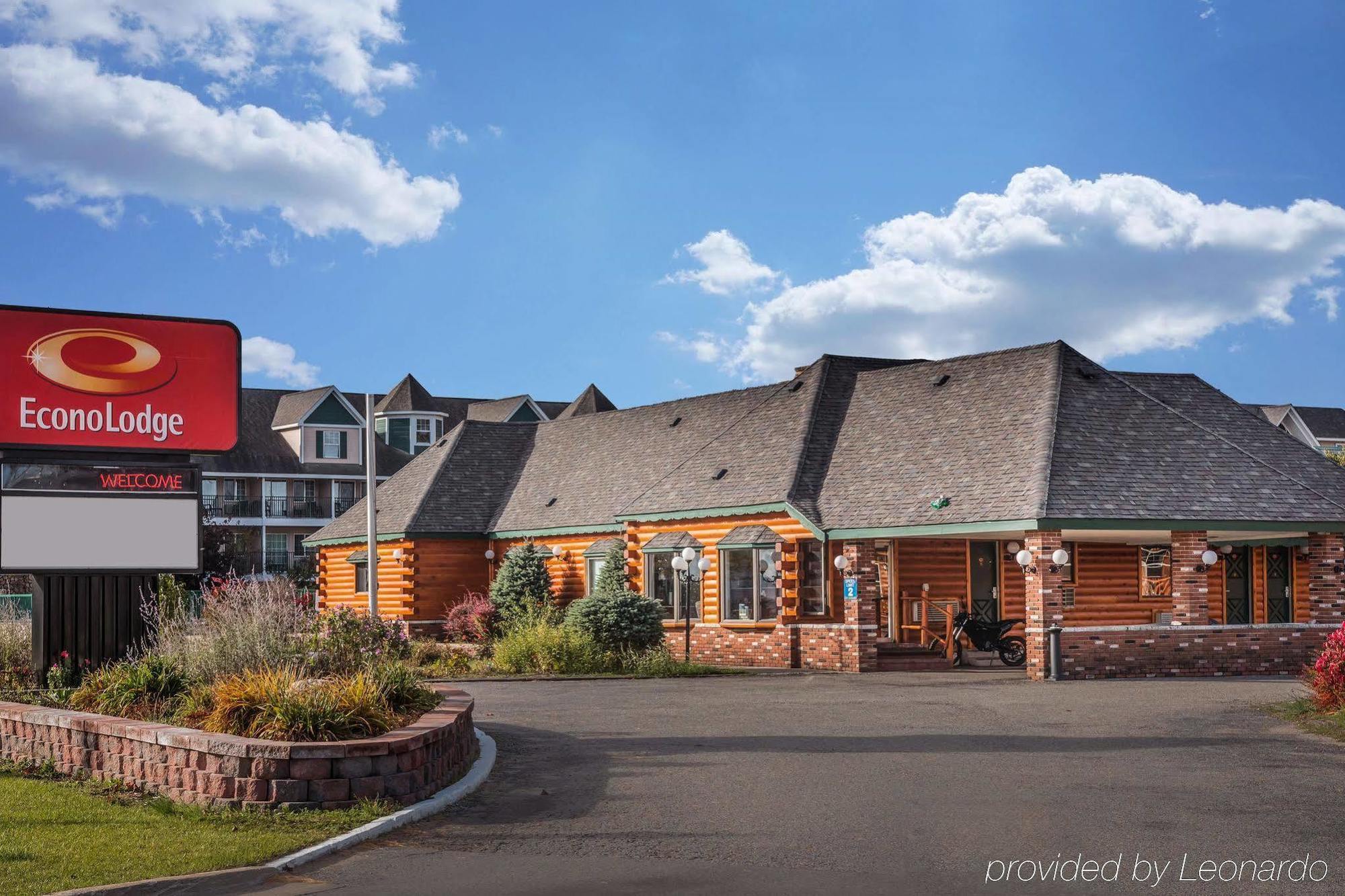 Econo Lodge Bayview Mackinaw City Esterno foto