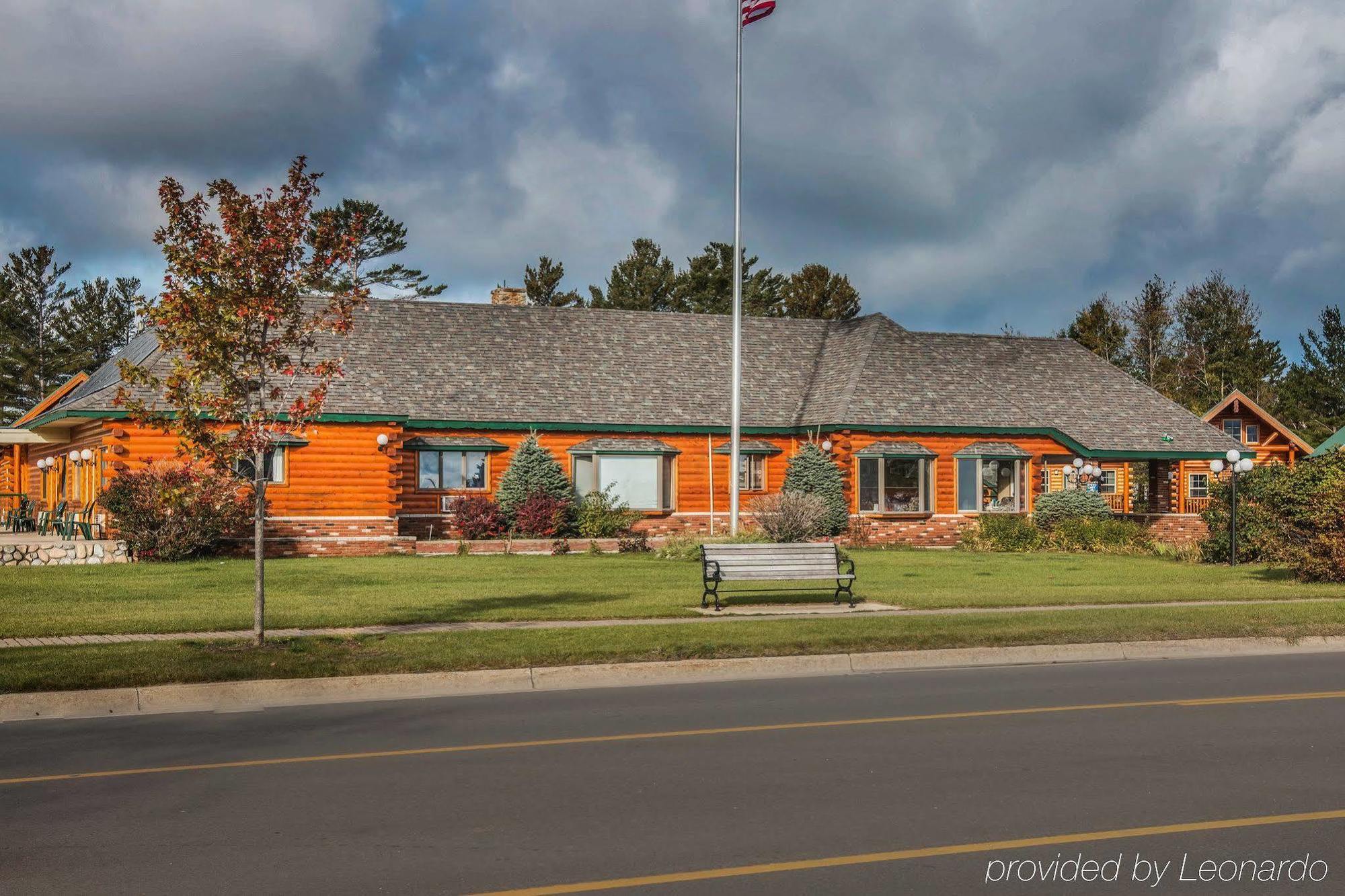 Econo Lodge Bayview Mackinaw City Esterno foto