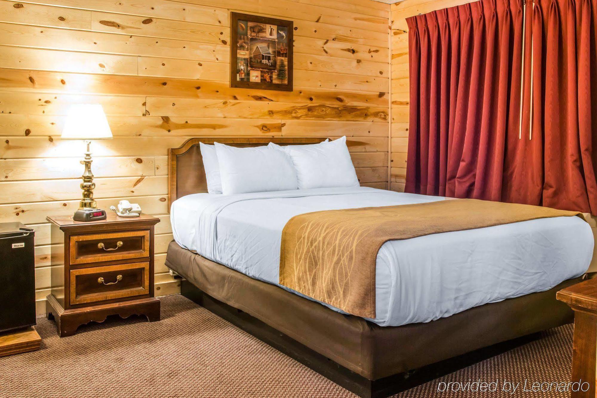 Econo Lodge Bayview Mackinaw City Esterno foto