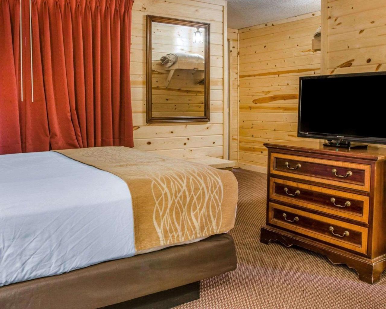 Econo Lodge Bayview Mackinaw City Esterno foto