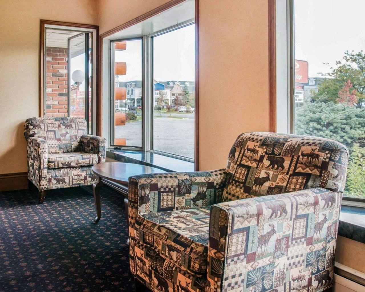 Econo Lodge Bayview Mackinaw City Esterno foto